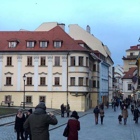 Pleasant Apartment Under The Bratislava Castle Luaran gambar
