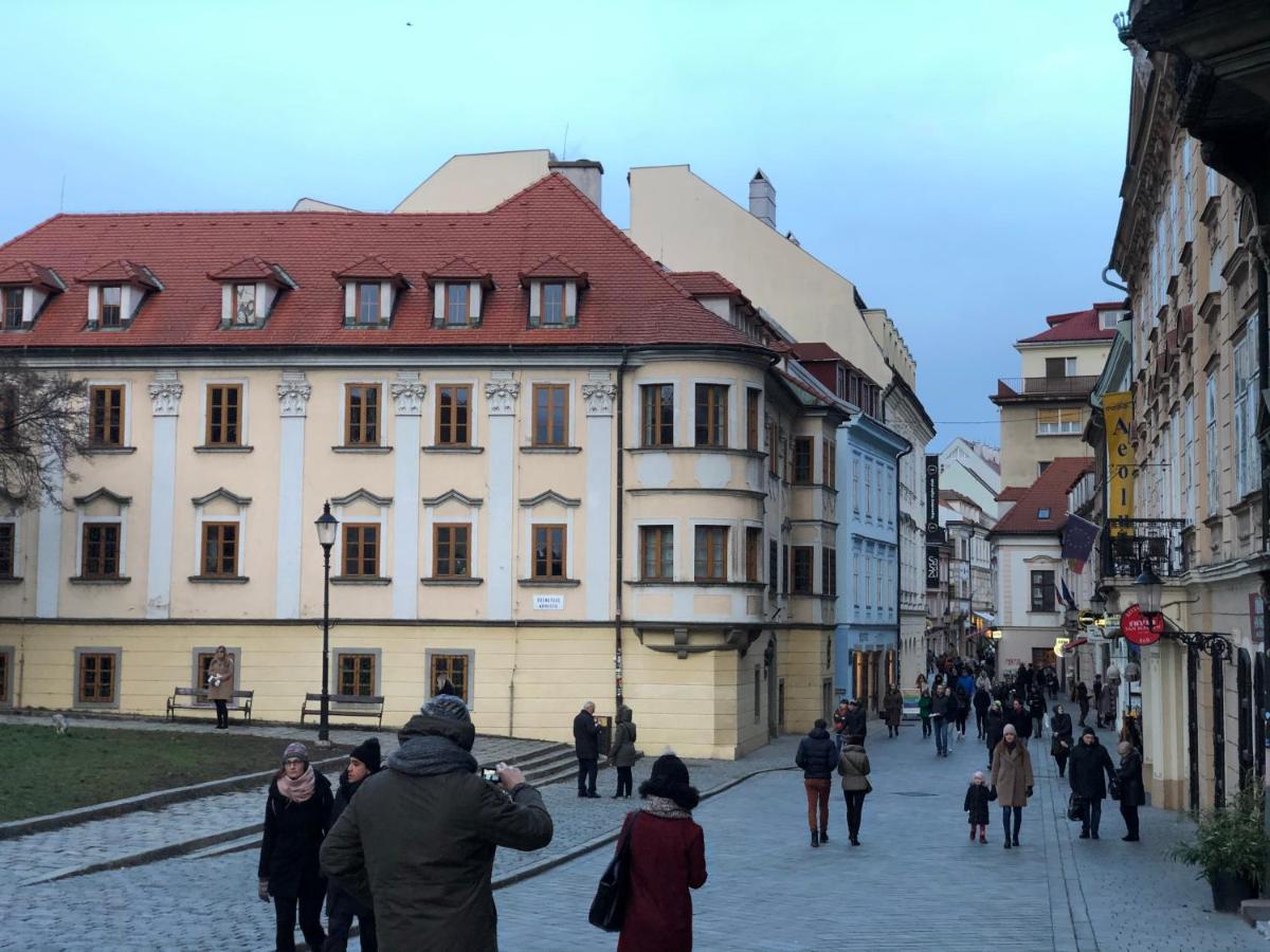 Pleasant Apartment Under The Bratislava Castle Luaran gambar
