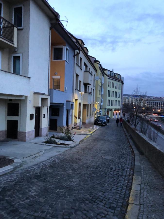 Pleasant Apartment Under The Bratislava Castle Luaran gambar